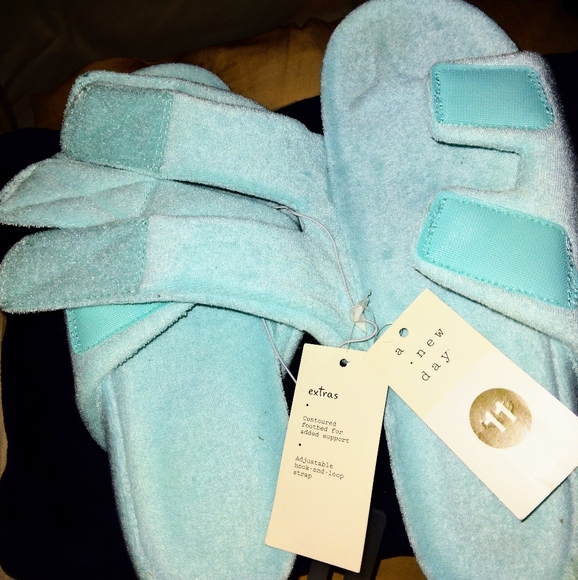 a•new day Shoes/sandals/slippers Sz 11 NWT. - Picture 10 of 12